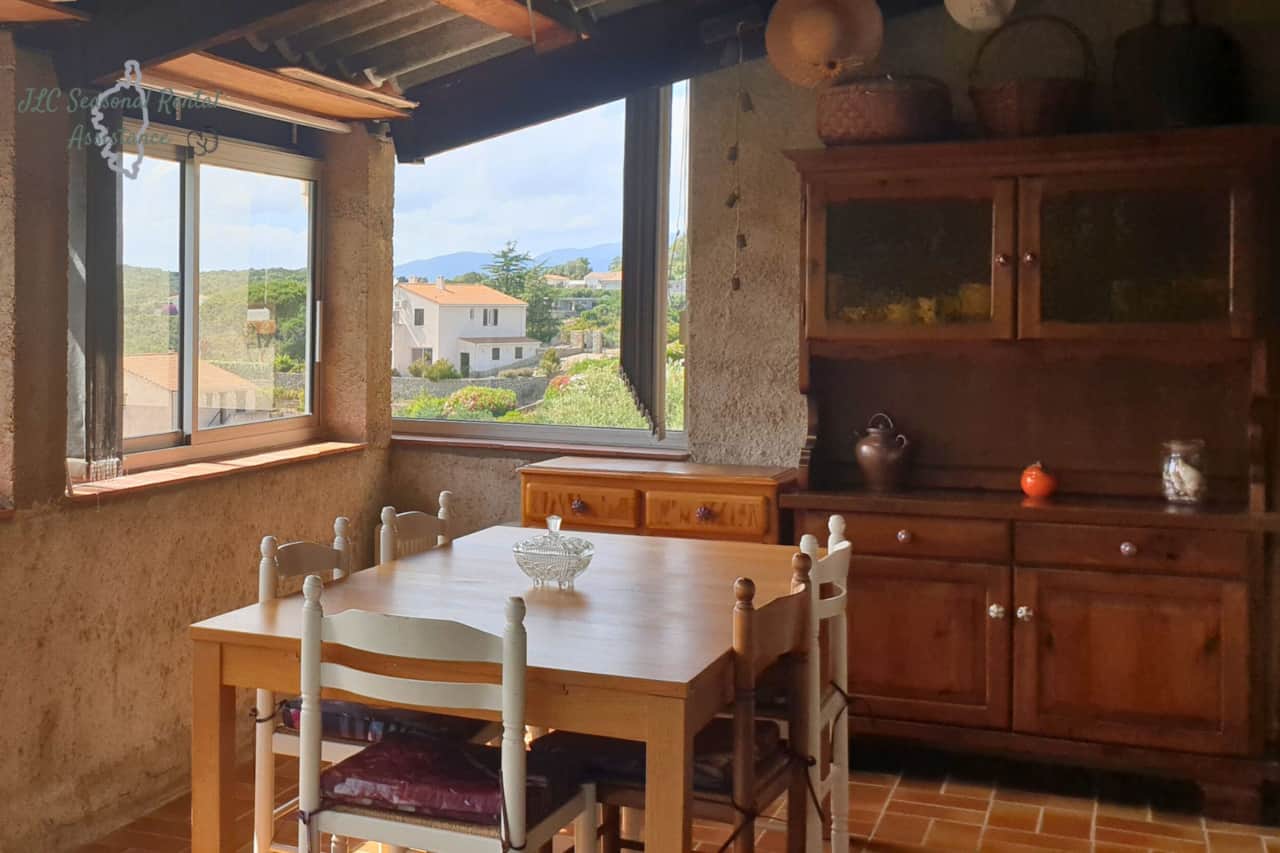Essbereich in der Veranda