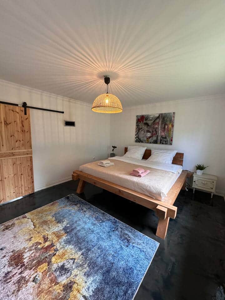 The King beds are 230cm and luxurious and handmade by the owner The King beds are 230cm and luxurious and handmade by the owner