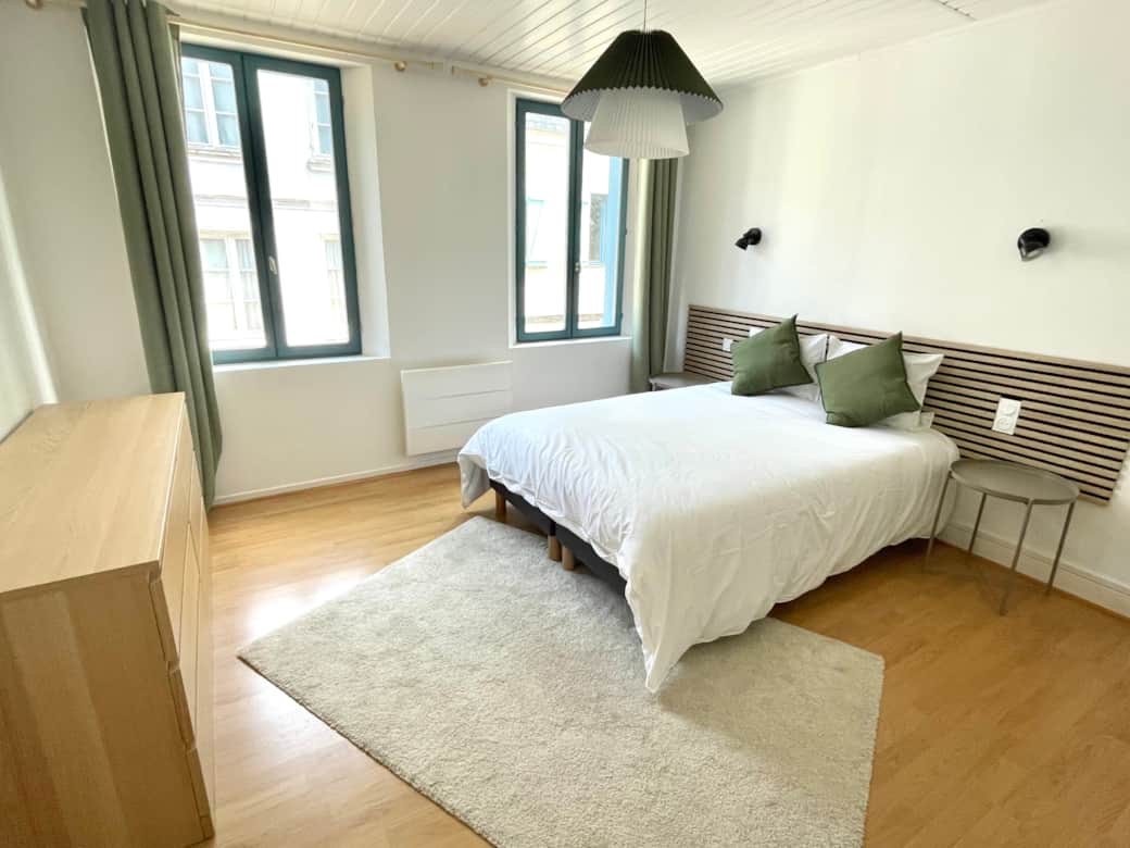 Chambre avec lit double
