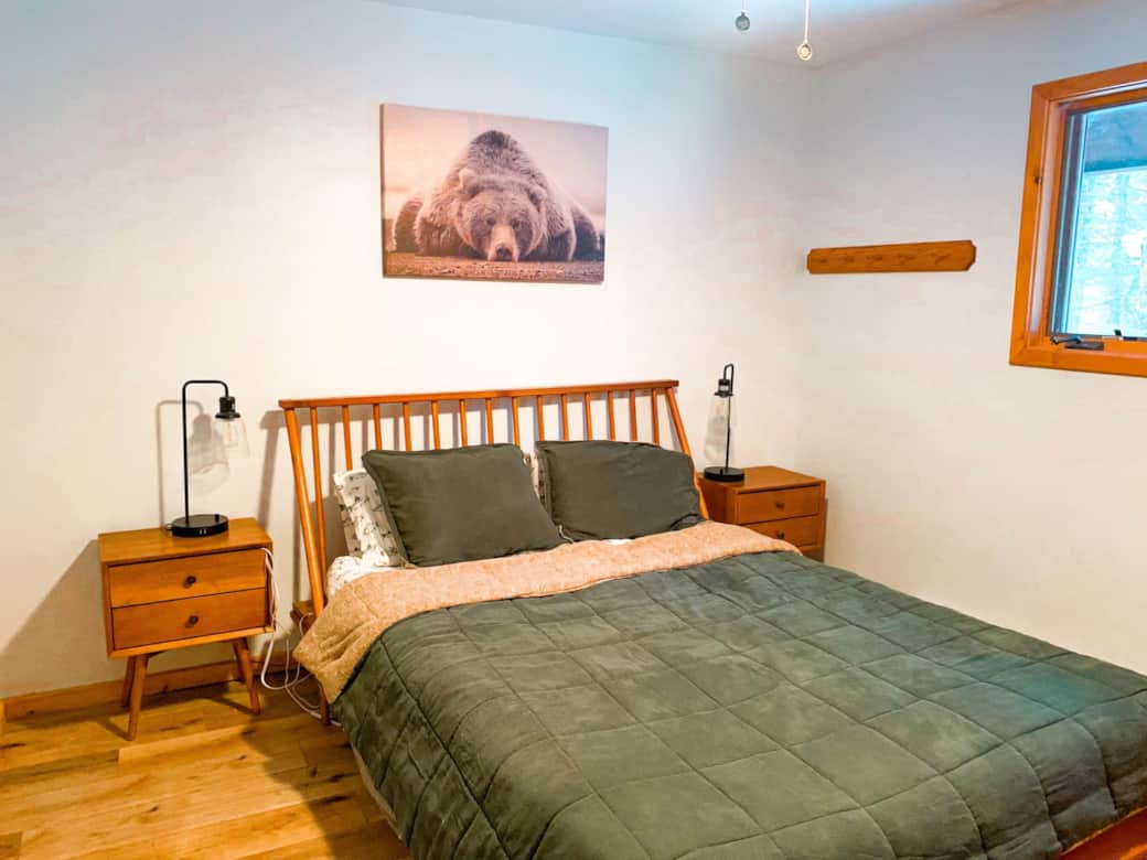 Main Bedroom Queen Bed Main Bedroom Queen Bed