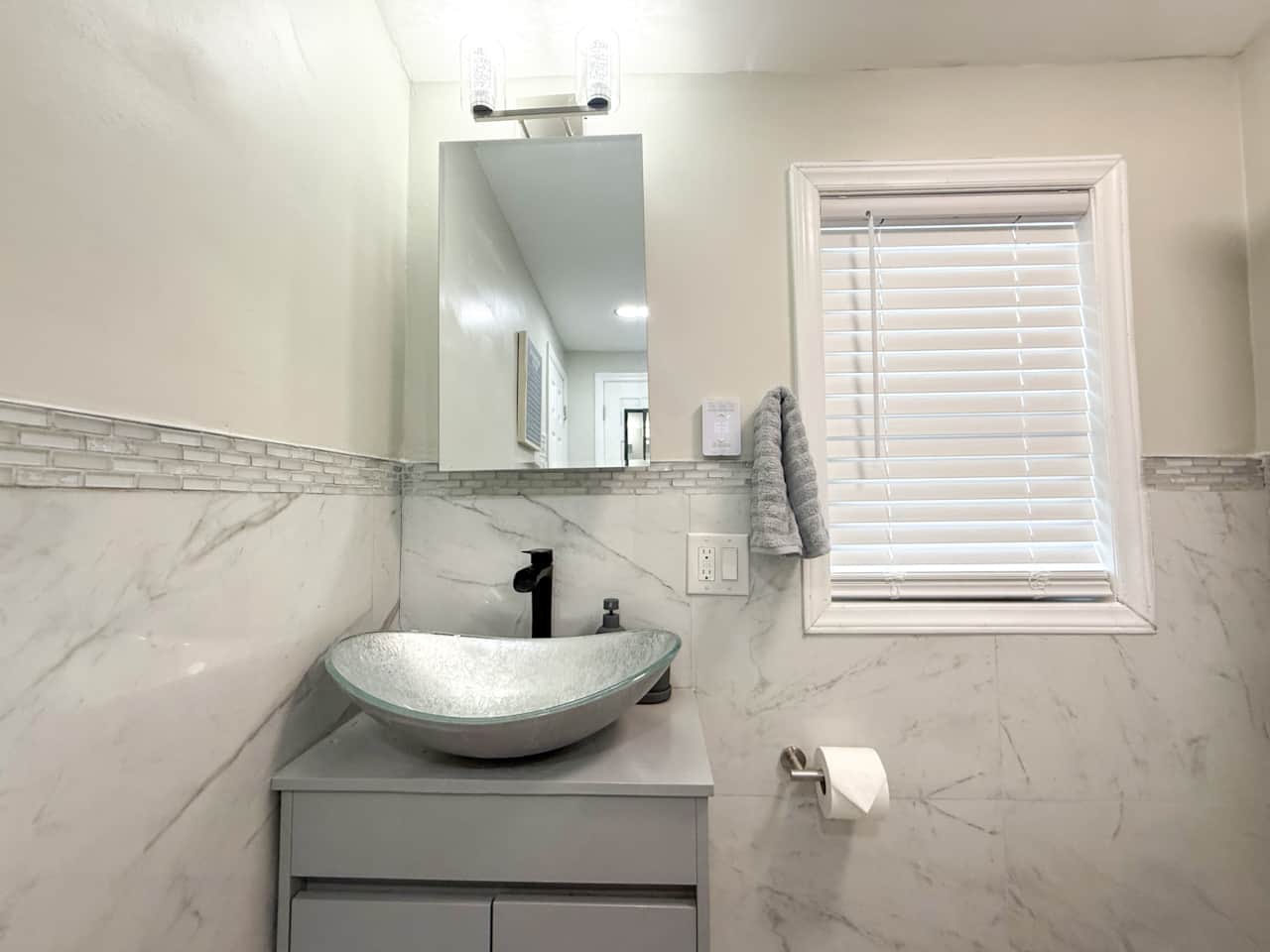 en suite bathroom 1