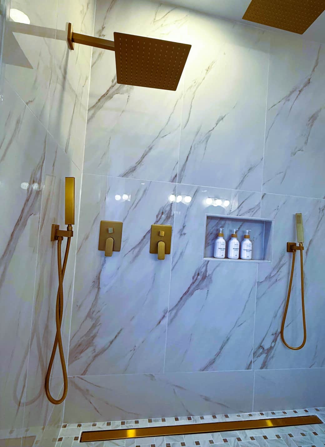 Double rainfall shower heads with hand held sprays