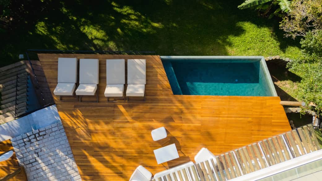 Top View to the main terrace deck (60sqm) Top View to the main terrace deck (60sqm)