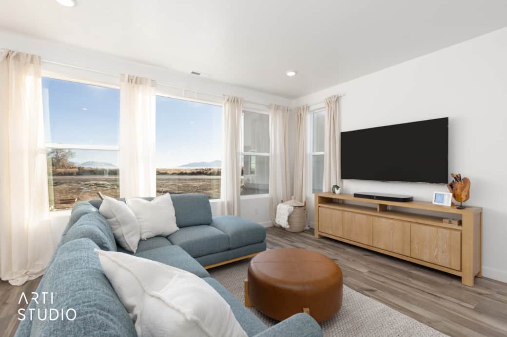 679 W 1100 S_V Raghavan10_Web 679 W 1100 S_V Raghavan10_Web