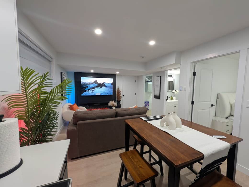 A luxurious and exquisite space featuring bespoke furniture, rich materials and a flawless minimalist layout that breathes sophistication.