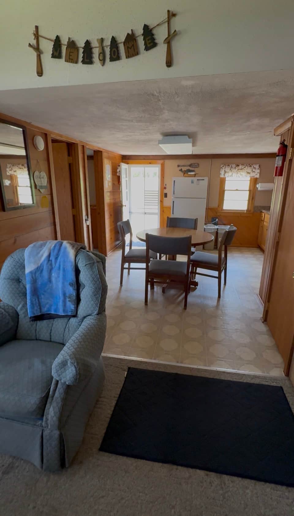 Cabin 4 looing to back door Cabin 4 looing to back door
