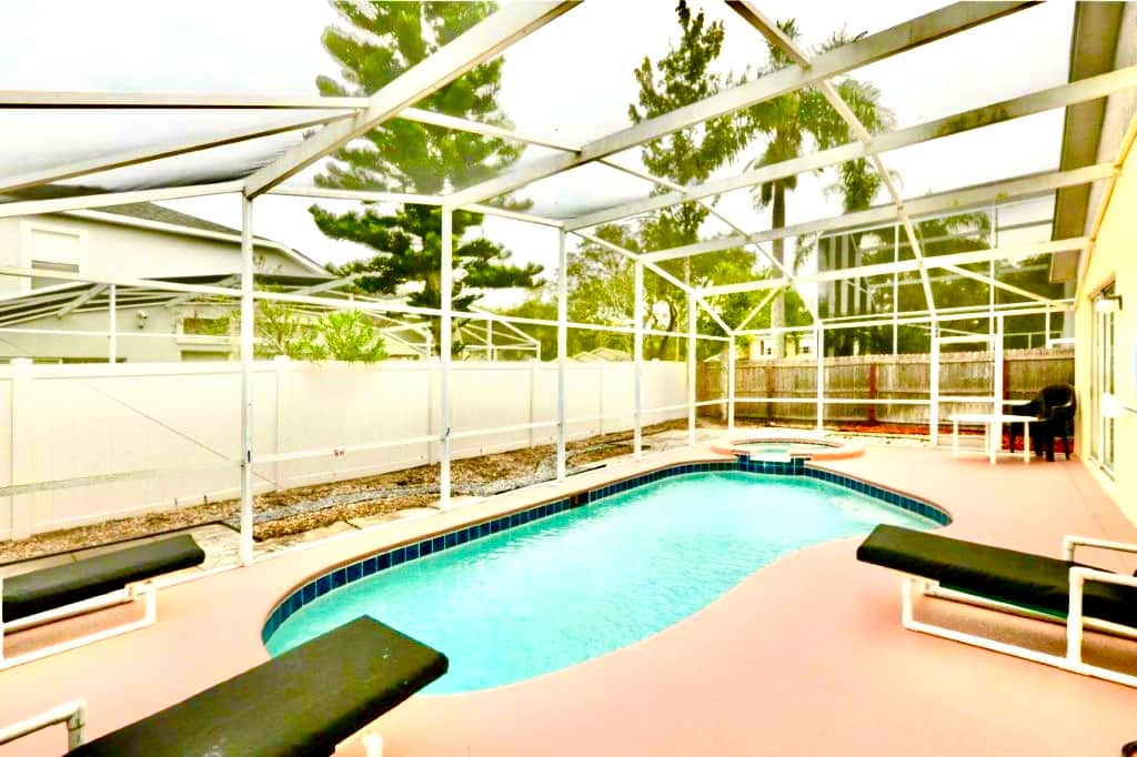 Very private pool and spa