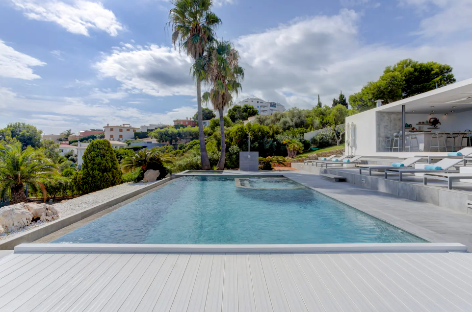 Terrace & pool area with coastal vistas — relax under the sun in Peñíscola Terrace & pool area with coastal vistas — relax under the sun in Peñíscola