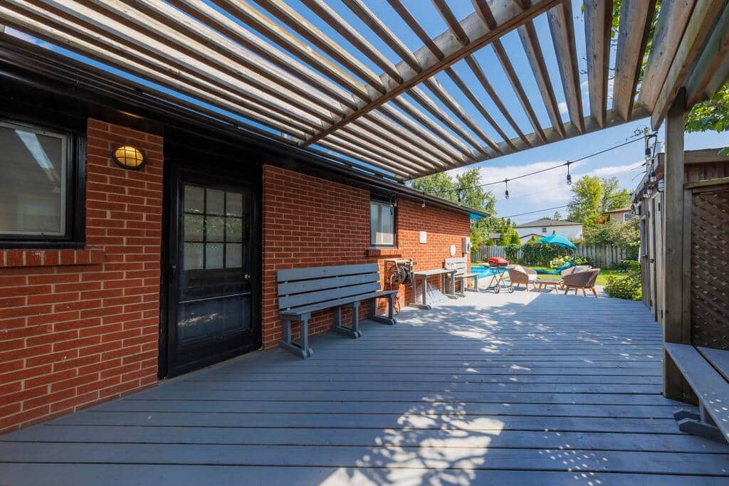 Side Entrance Access to Property