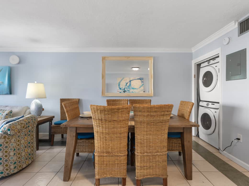Dining room with washer/dryer