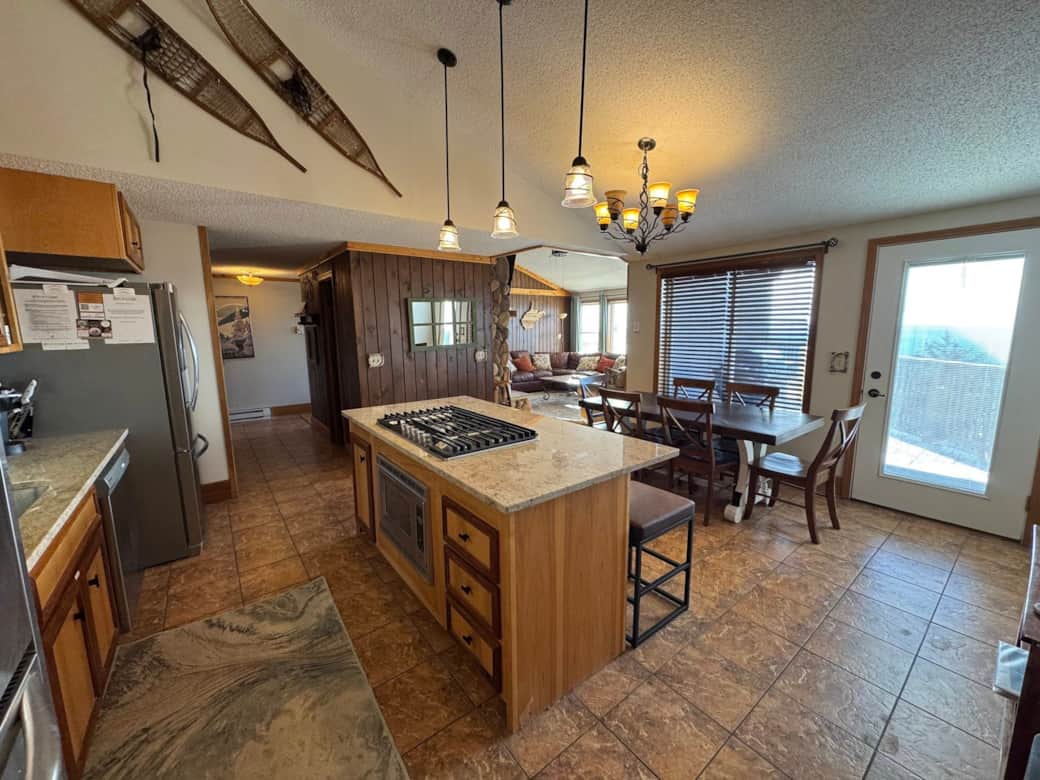 Elevation Vacation Rentals - The Yetis Den - Kitchen5 Elevation Vacation Rentals - The Yetis Den - Kitchen5