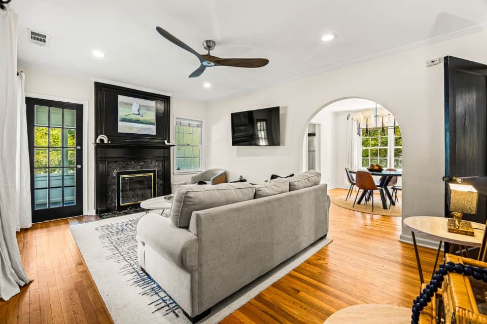 6 Living Room 960x640 4125317