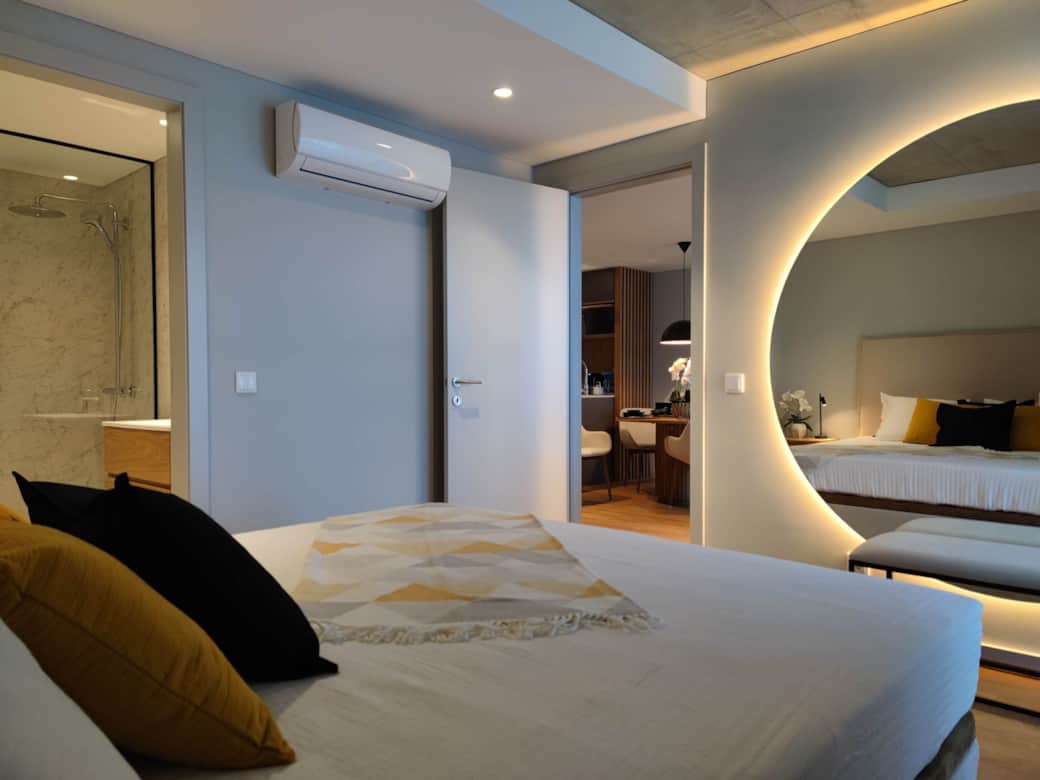 Vista da cama king-size.