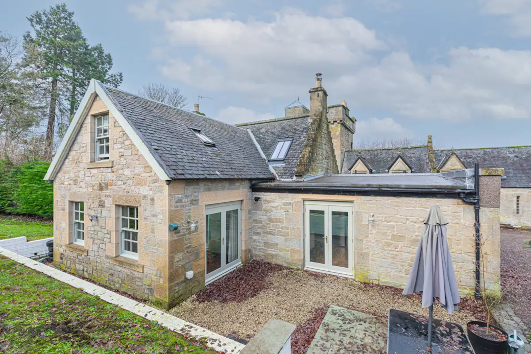 The Gate House - 3 Bed & Parking (24)