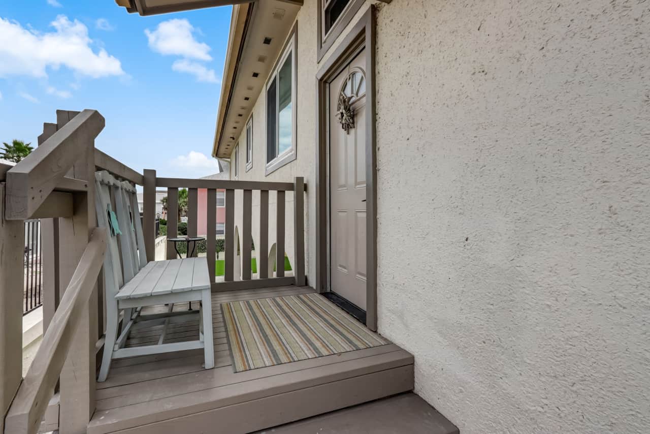 338B Tarpon Ave - Stairs to Front Door