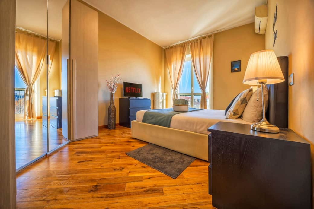 Double bedroom with large mirrored wardrobe Double bedroom with large mirrored wardrobe