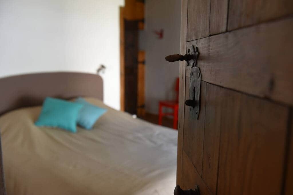 à l'étage, l'entrée de la chambre 1