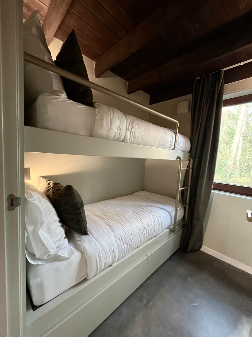 Second bedroom with bunk beds