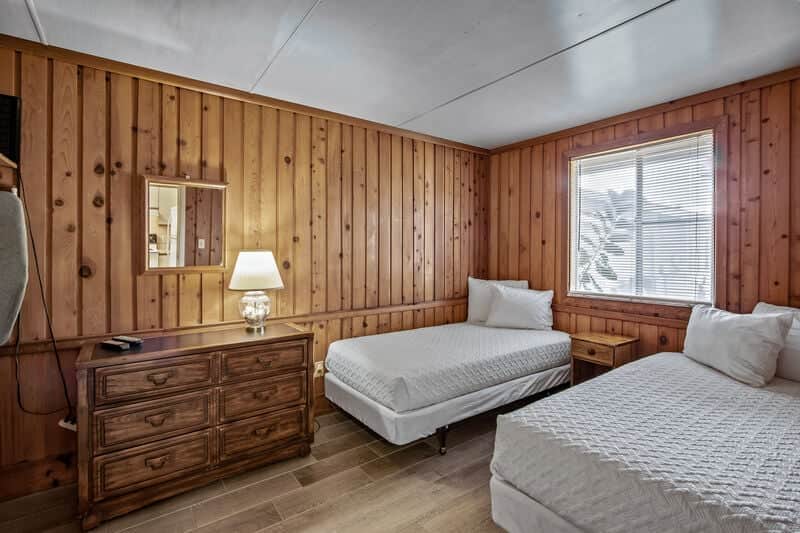Twin Bedroom