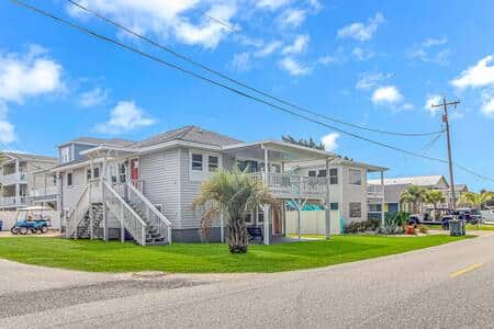 Coastal cottage retreat just 3 blocks from the beach with golf cart included!