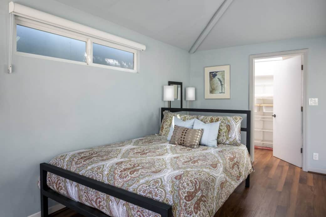  The queen bed gets rave reviews. 