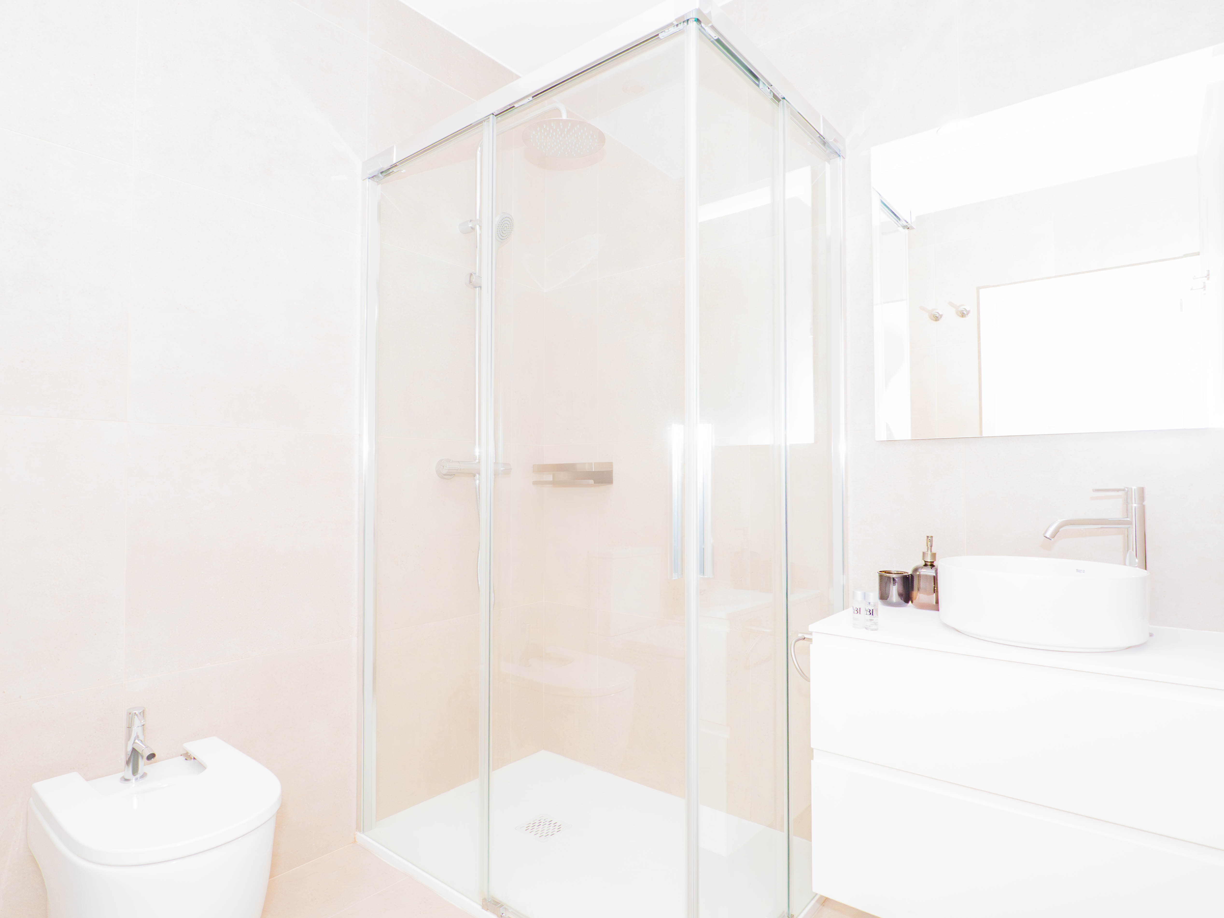 Pi y Margall Suite by YBH