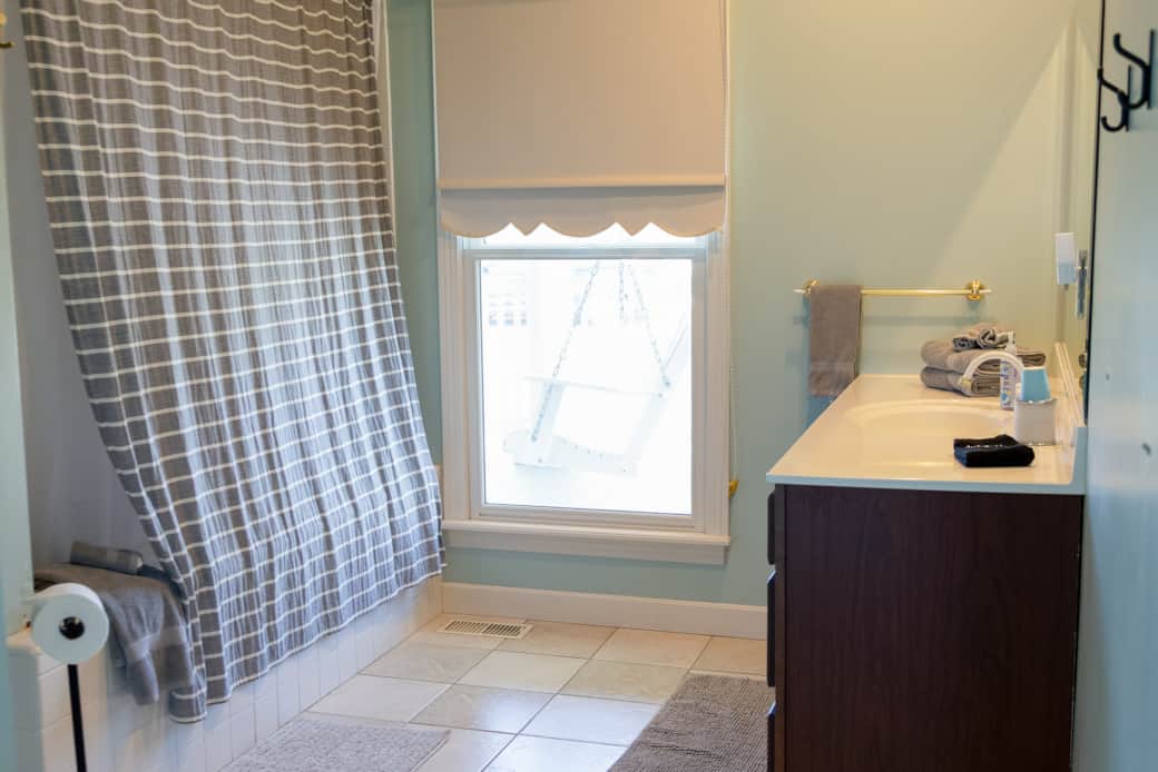 Bathroom 1 - Entry Level