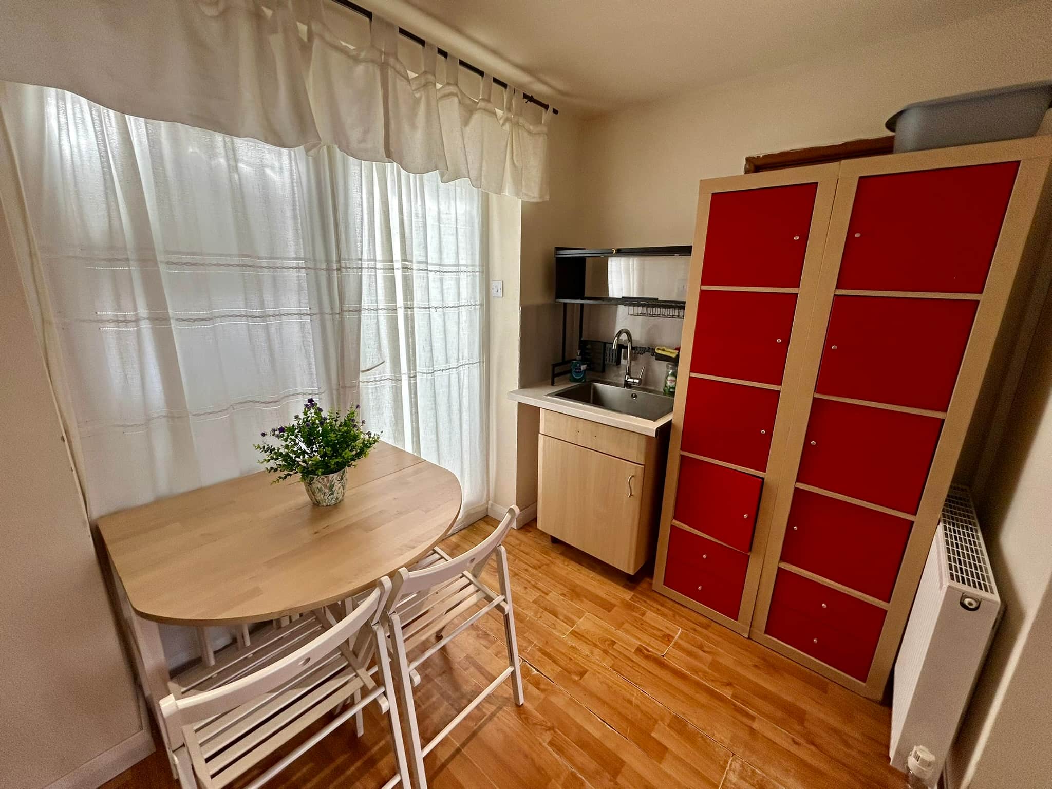 https://l.icdbcdn.com/oh/df6900b8-14c2-4011-8204-60f75e5e2e77.jpg?w=2080-6