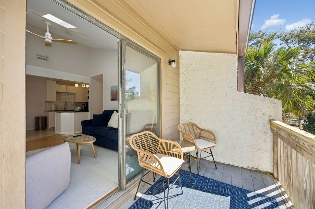 A6 Forest Ridge - Private Balcony 1