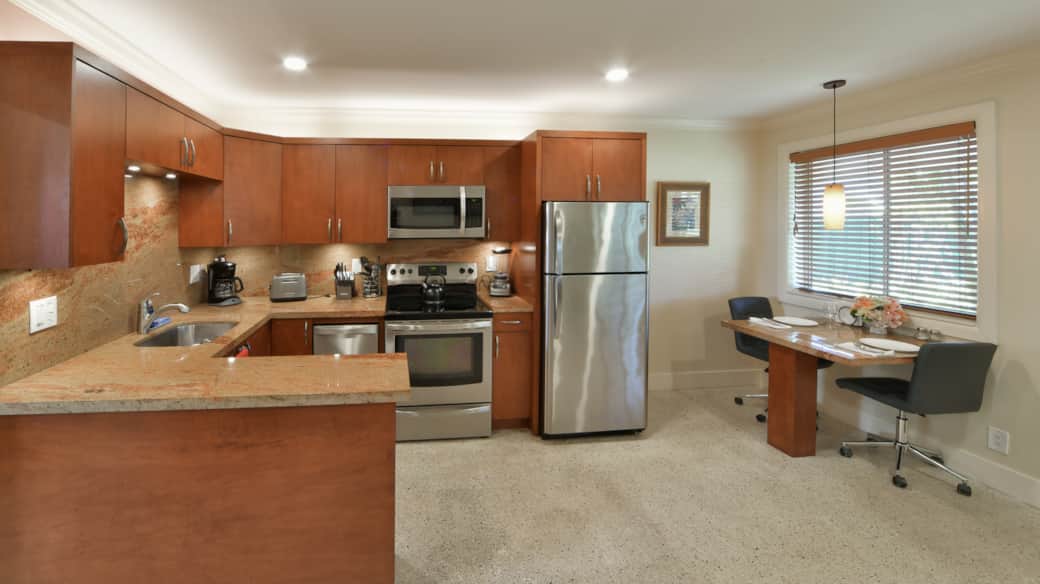 Kitchen & Dining Table Kitchen & Dining Table