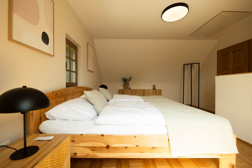 Schlafzimmer 1