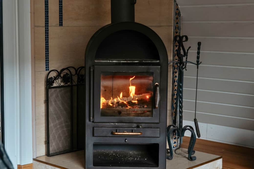 Kamin inklusive Kaminholz für gemütliche Abendstunden