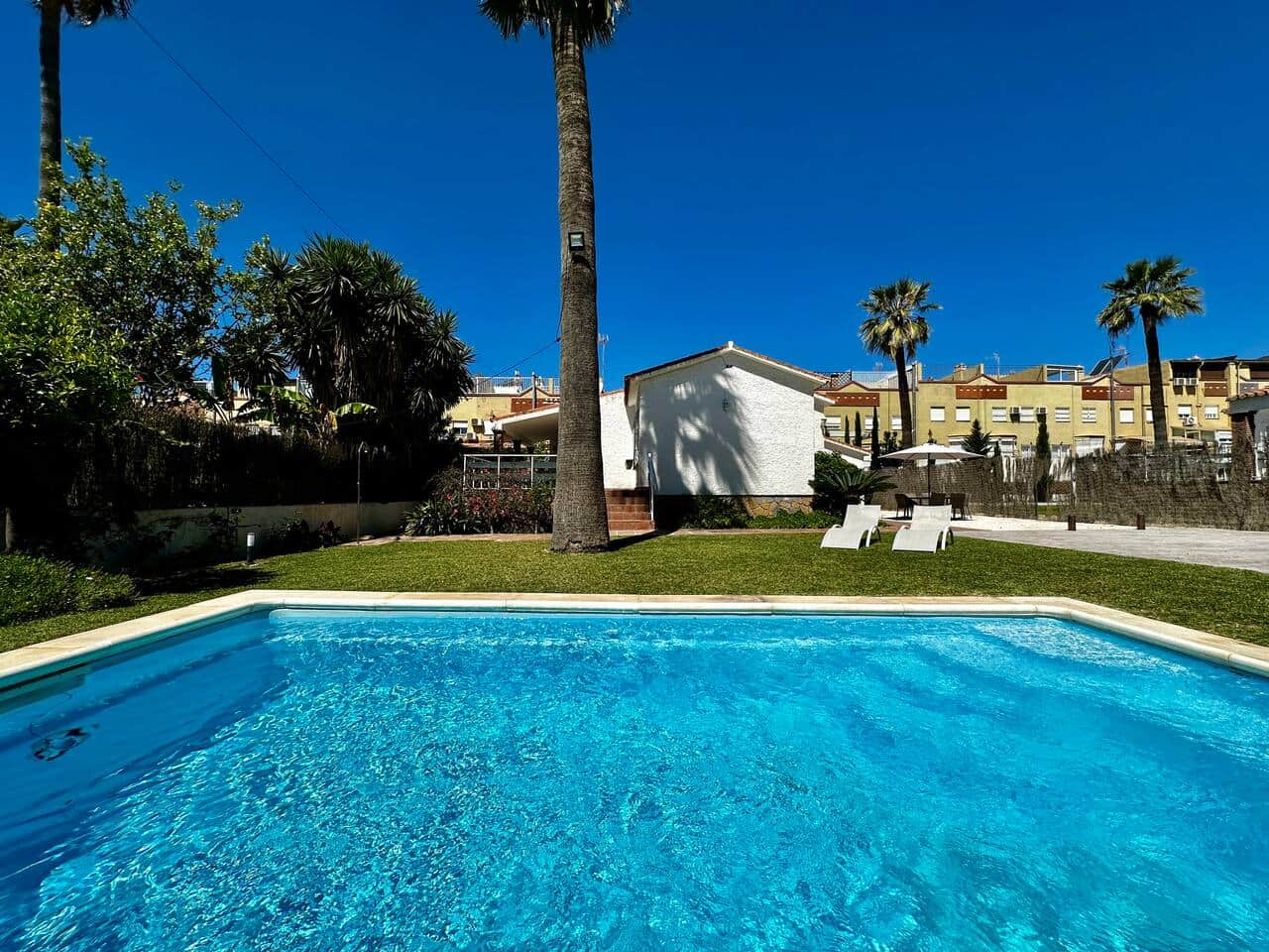 VILLA DEL SOL Beach Premium House Rincón de la Victoria Málaga HOMINGBOOK