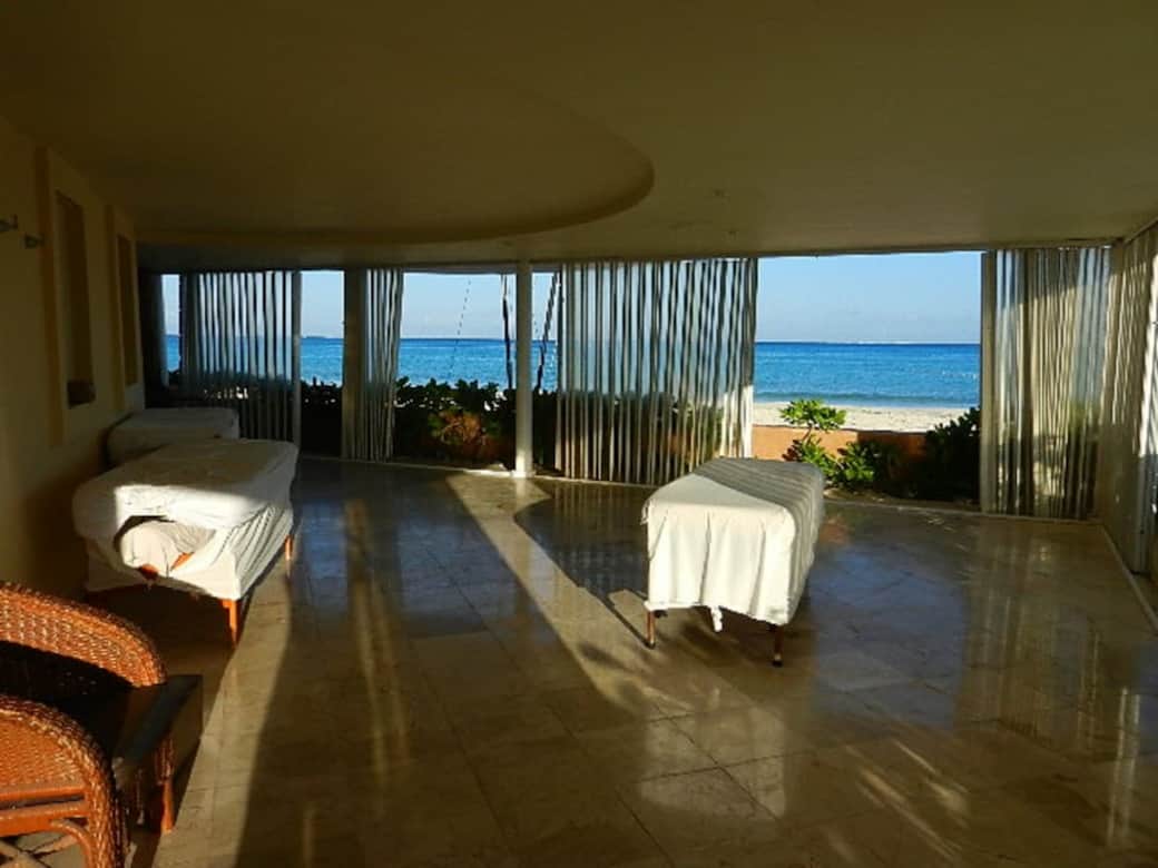 Fishermen's spa, massage tables