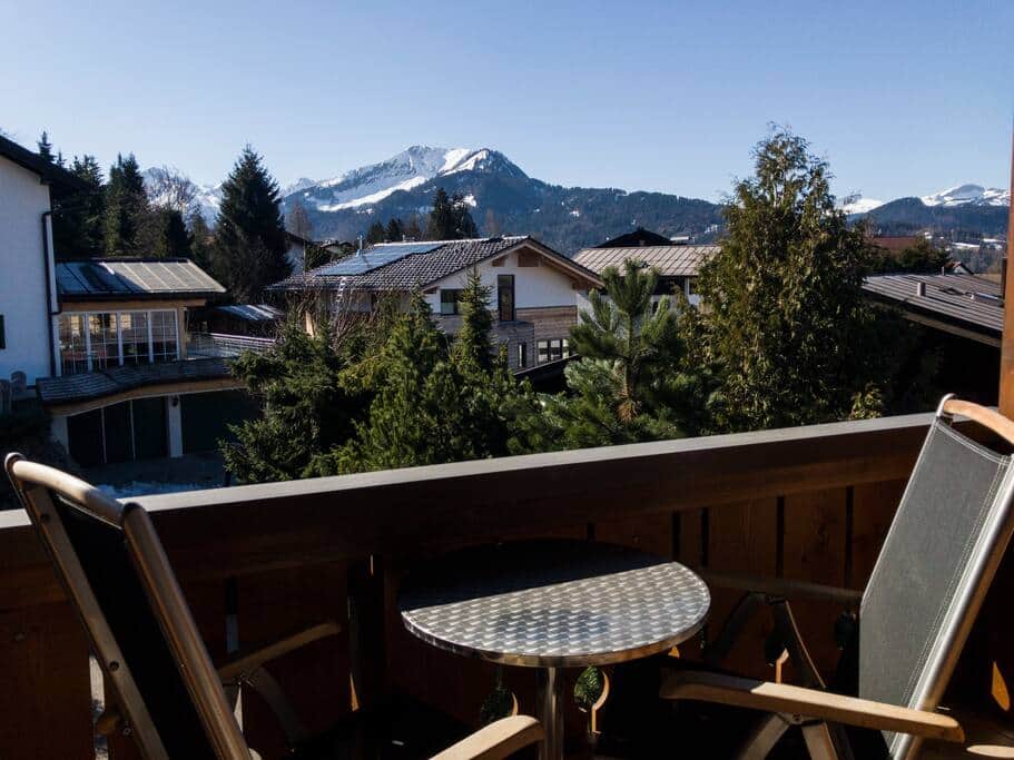 Südbalkon mit Blick auf das Fellhorn und Söllereck