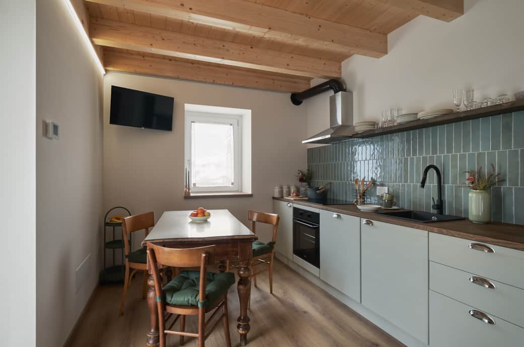 cucina con tavolo cucina con tavolo