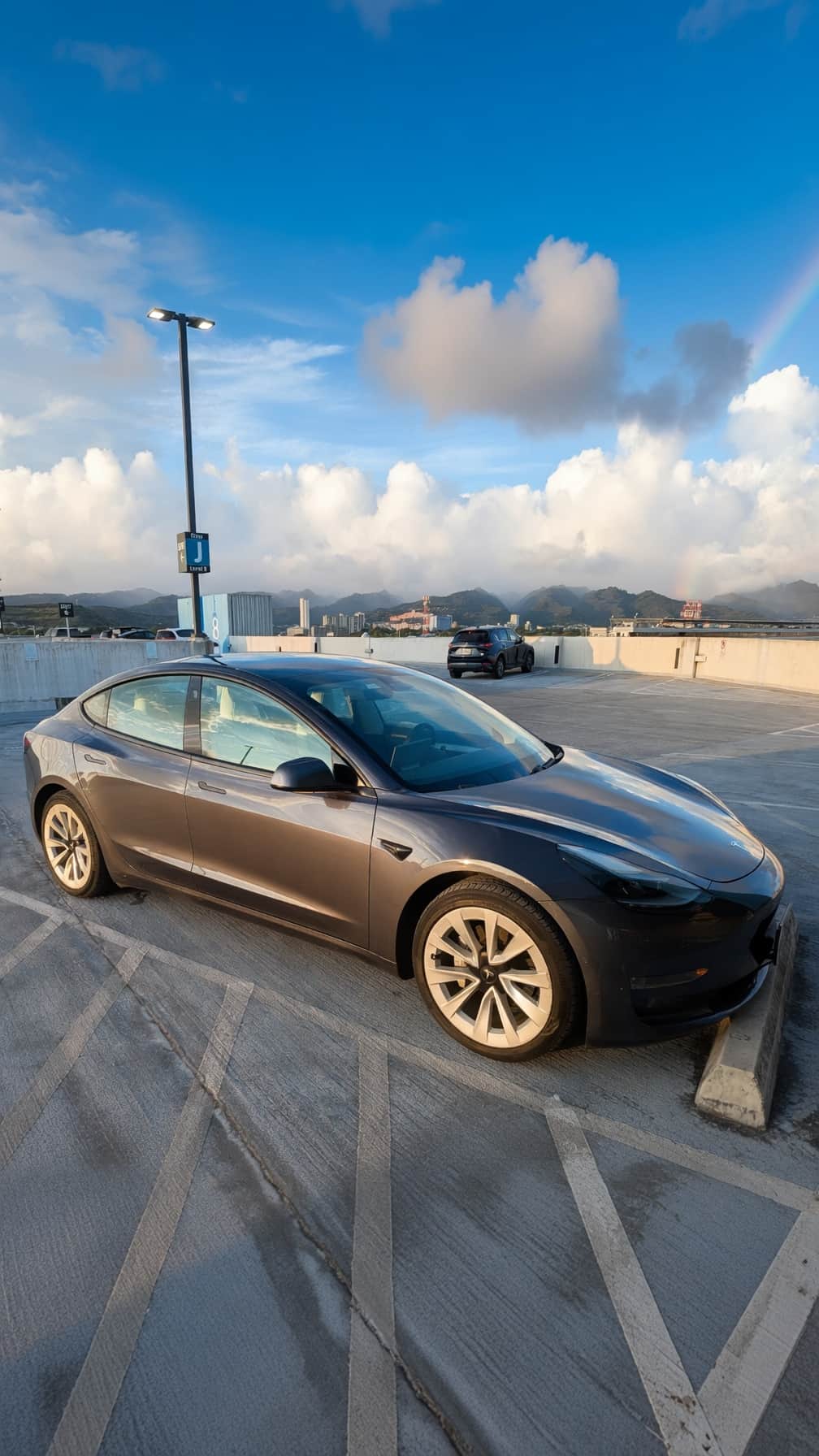 Explore Ka'a'awa Valley and Windward O'ahu by Tesla