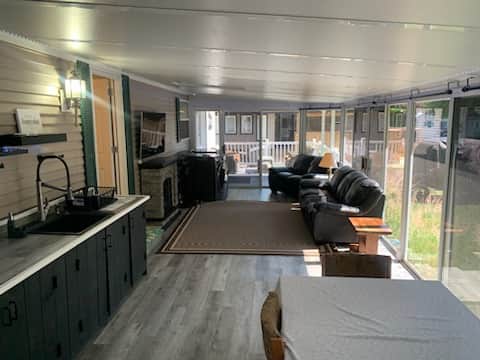Add on room, living area