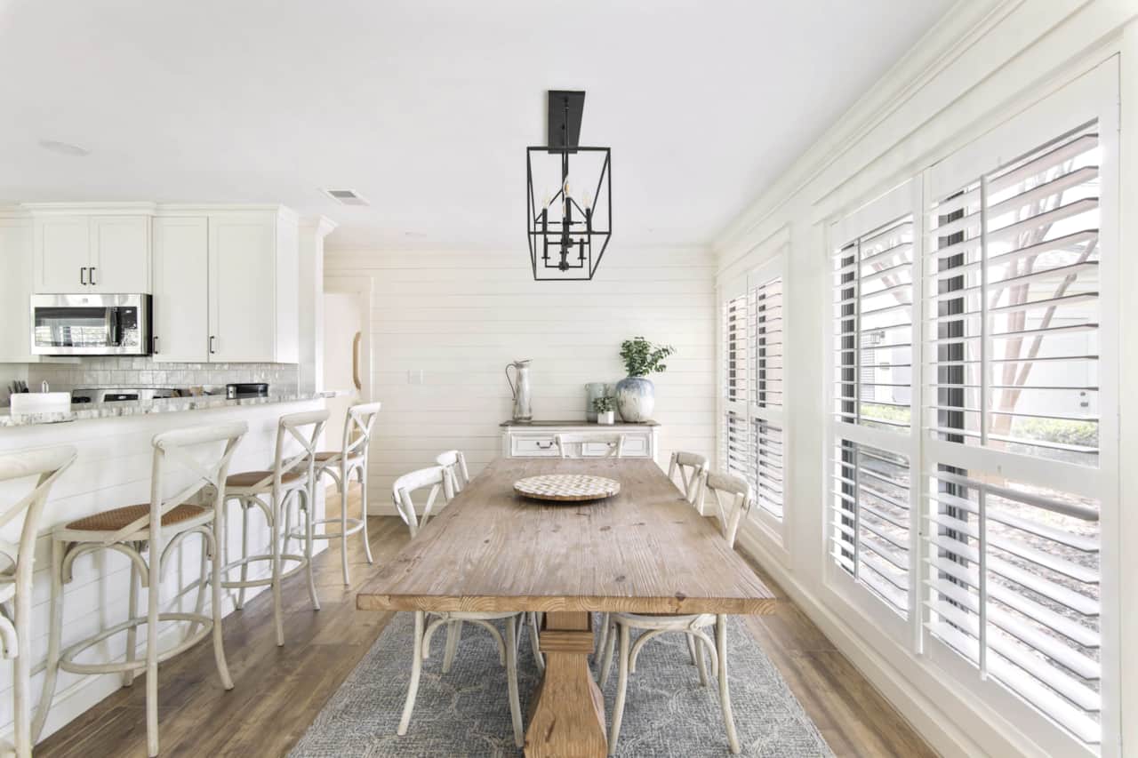 Open floor plan with lots of seating for enjoying those family meals.