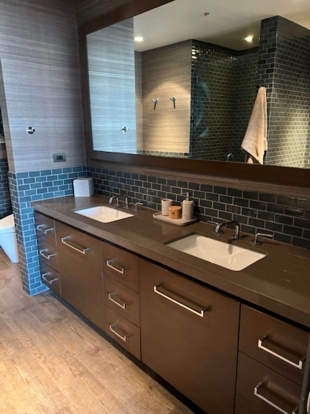 Bathroom double sink