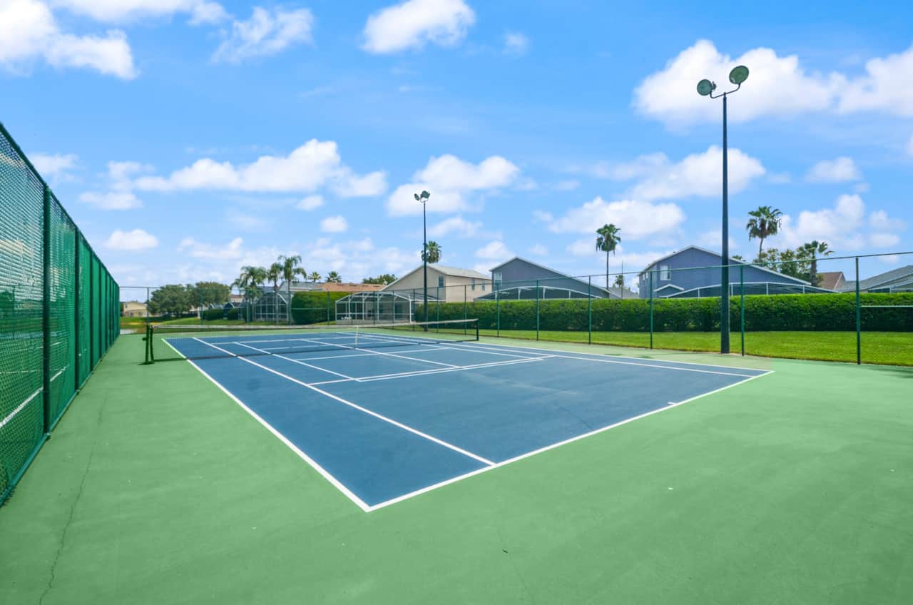 Community amenities: Tennis court.