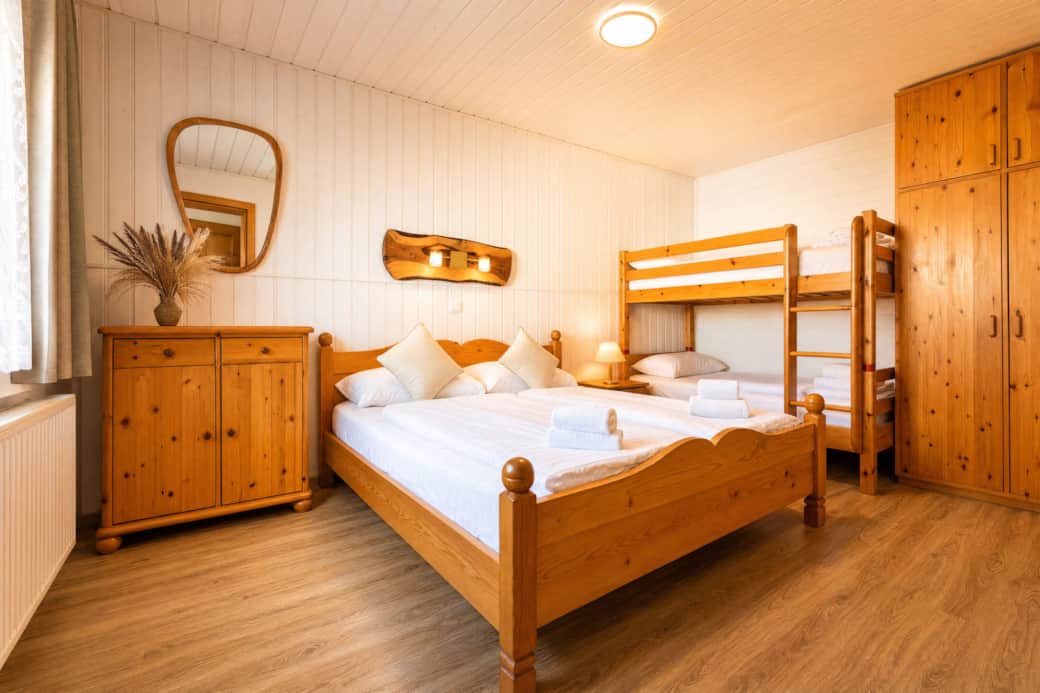 Familienschlafzimmer mit Etagenbett, Berglodge Hochrindl Ferienwohnung 1.630m Kärnten