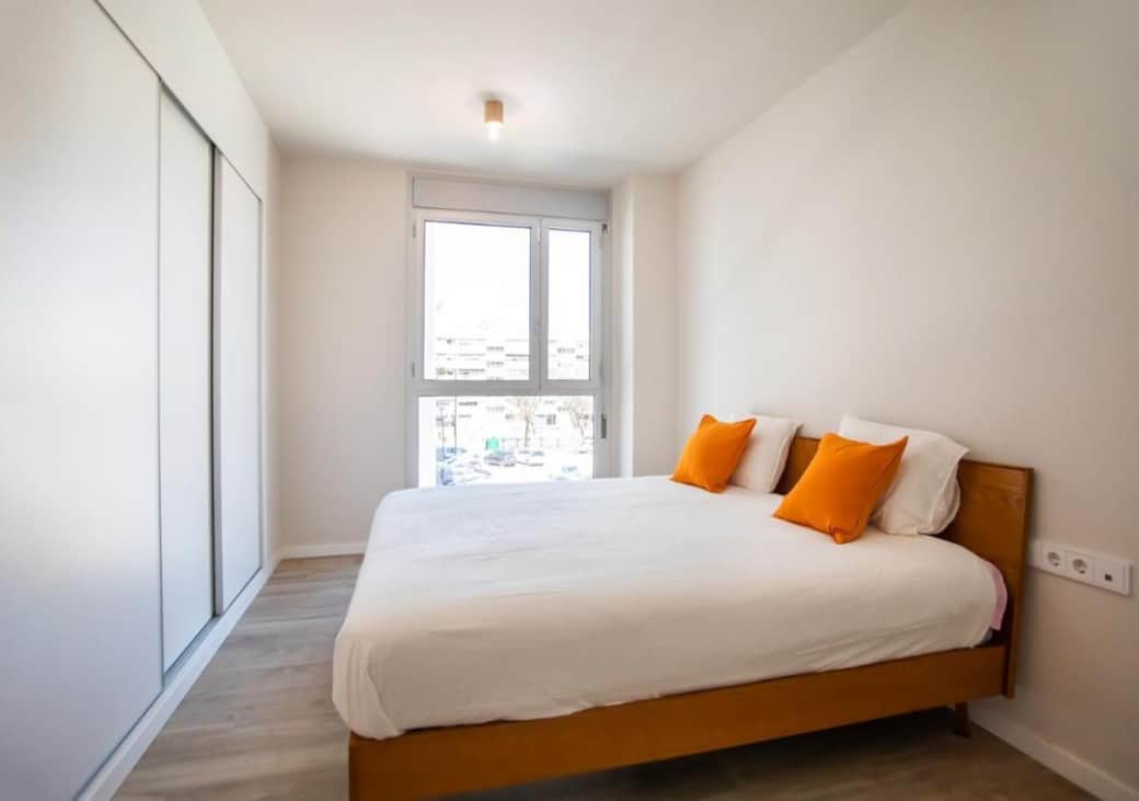 04 master bedroom