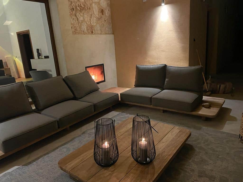 Lounge am Kamin