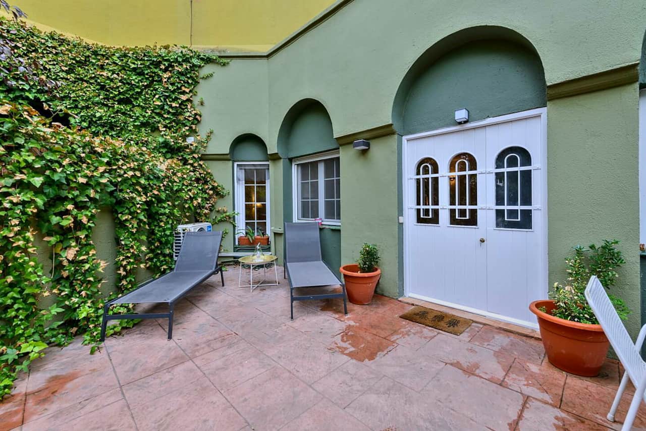 Entrada de la casa desde el patio