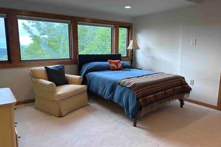Downstairs Bed &amp; Bunk room- three full size beds