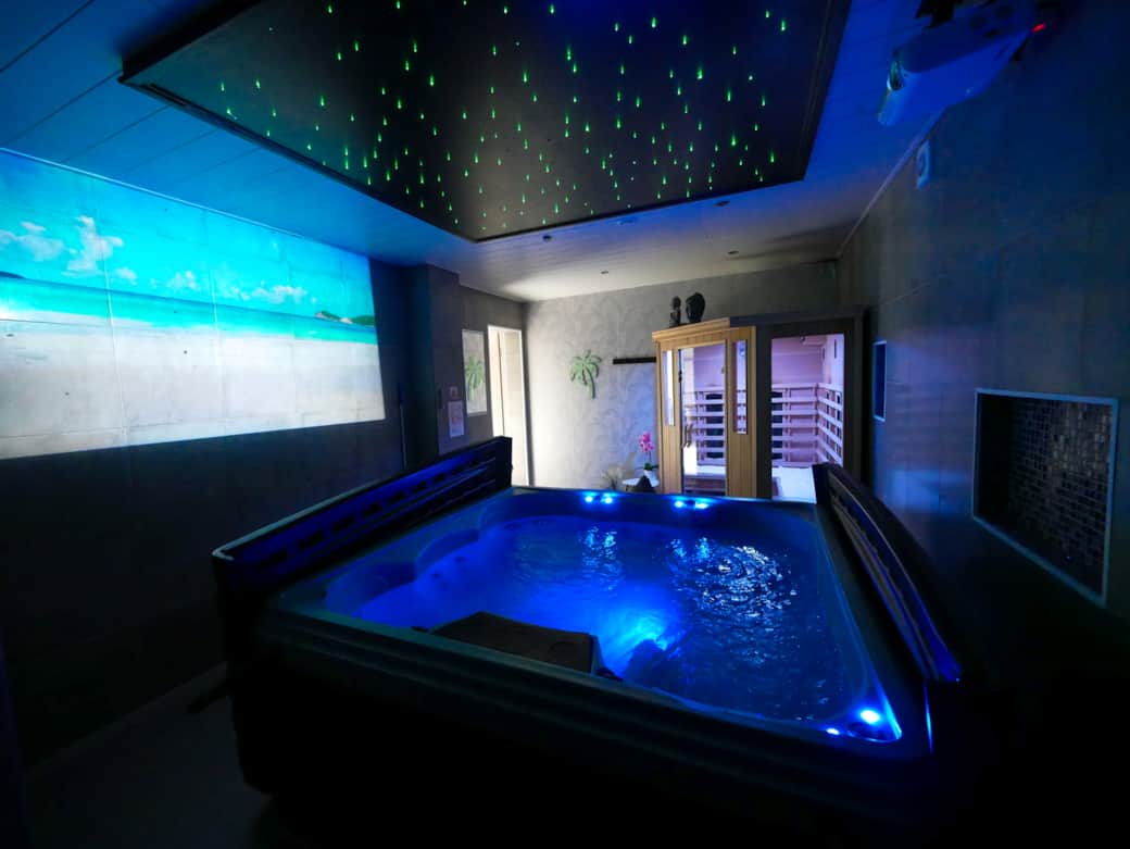 Salle de détente spa / jacuzzi / sauna
