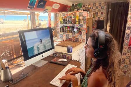 38eb5b4b 053d 469c 8164 18ed3b9c3273