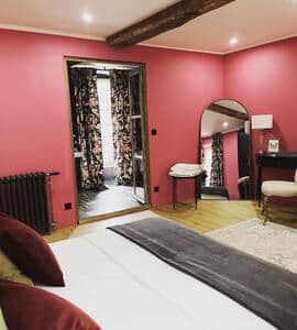 Bedroom No 2
This lovely spacious room has a desk are, sofa and table to relax, work and play
