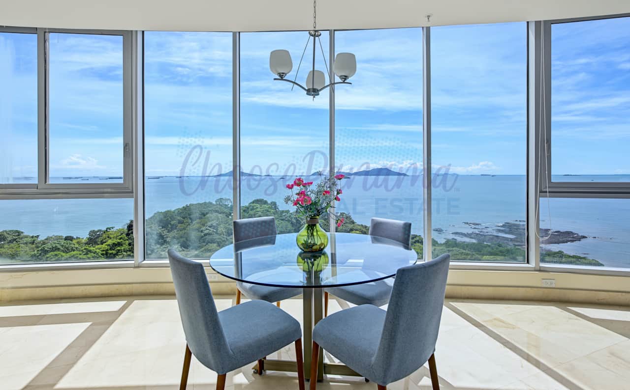 CB14F-Dining Area